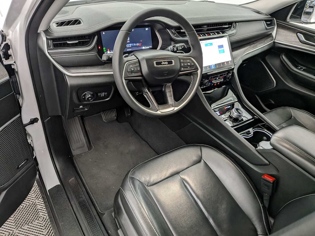 Used 2023 Jeep Grand Cherokee Limited SUV