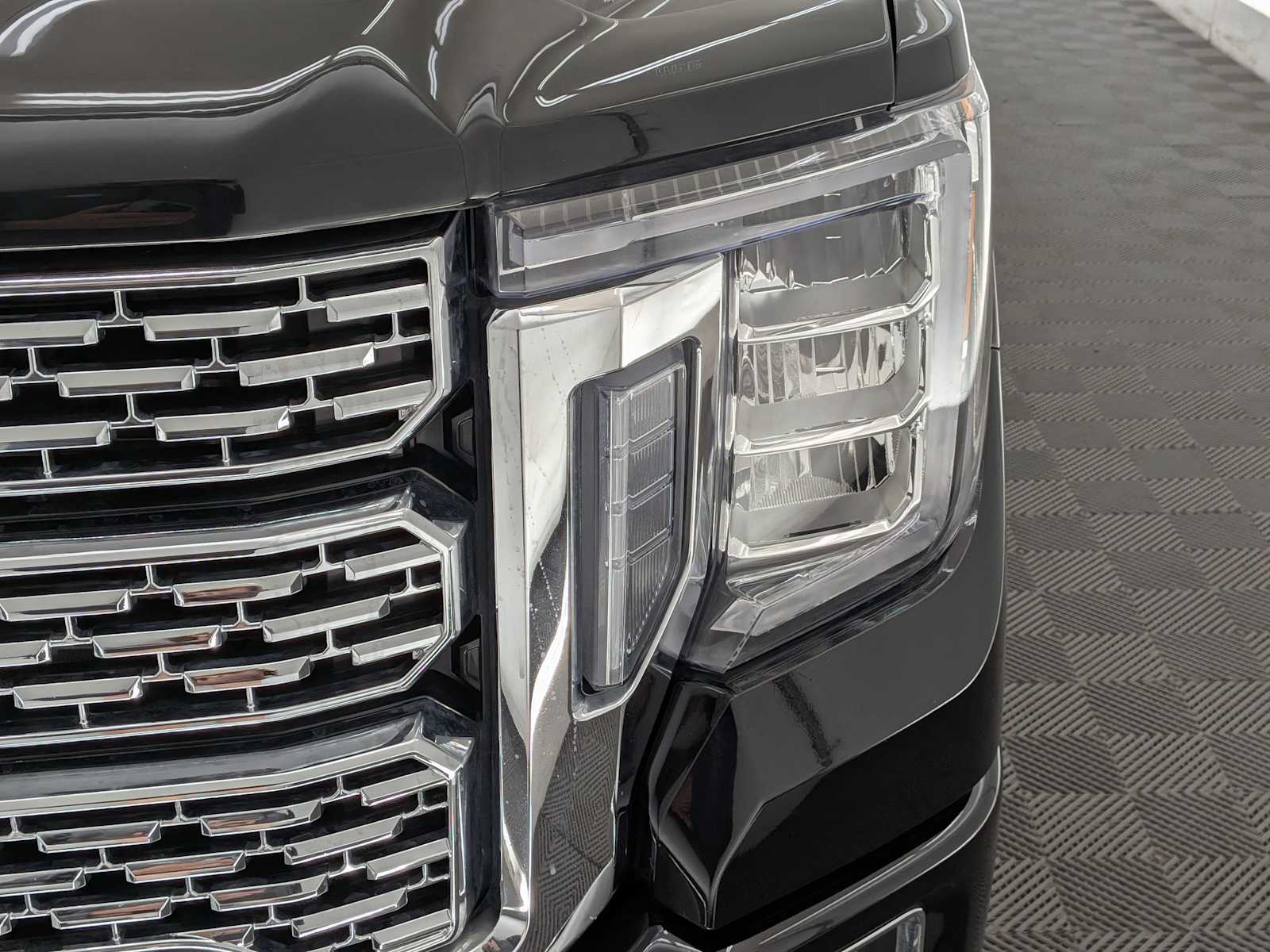 Thumbnail: 2022 GMC Sierra 3500 - 16