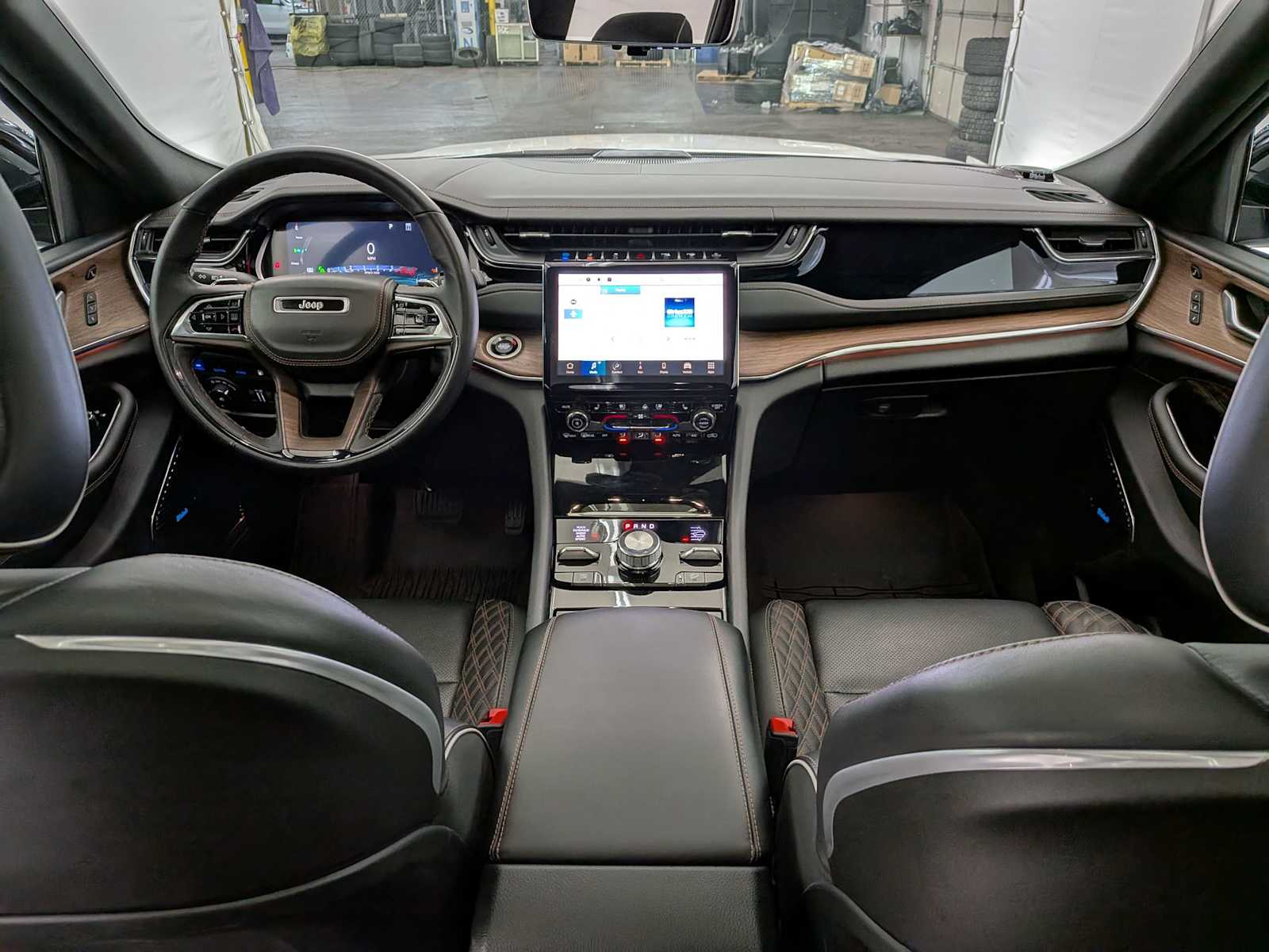 Thumbnail: 2023 Jeep Grand Cherokee - 17