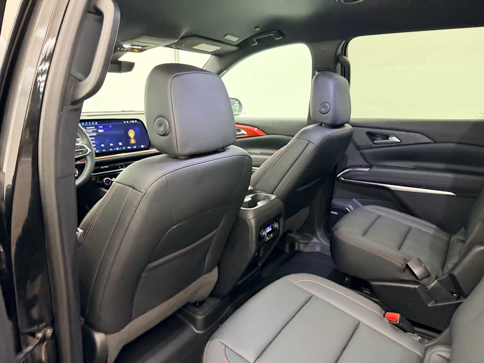 Thumbnail: 2024 Chevrolet Traverse - 19