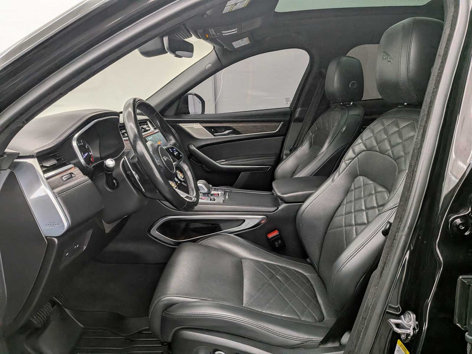 Thumbnail: 2021 Jaguar F-Pace - 16