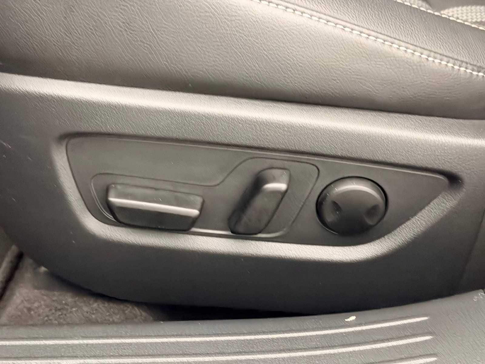 Thumbnail: 2025 Mazda CX-50 - 18