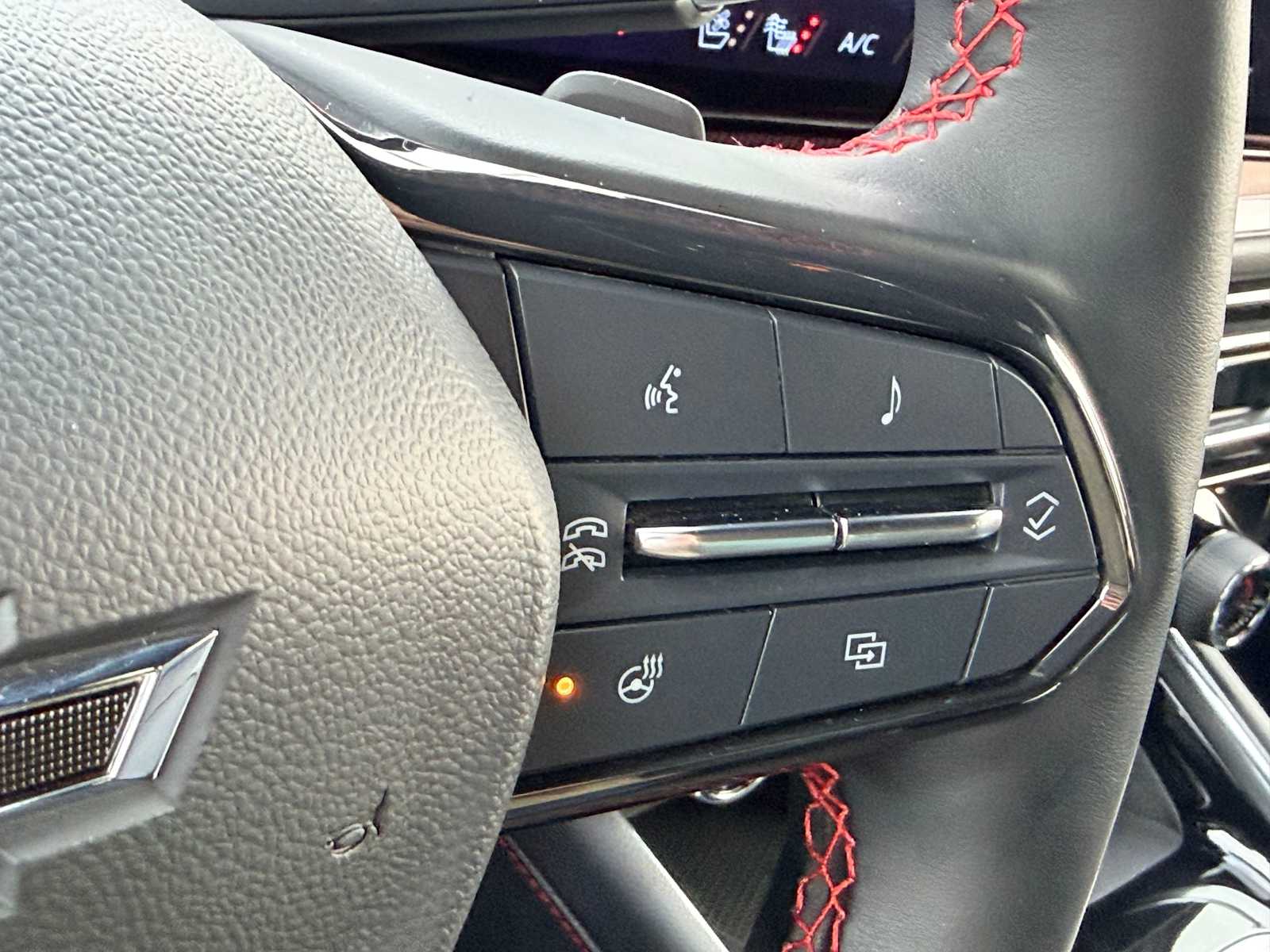 Thumbnail: 2024 Chevrolet Traverse - 26