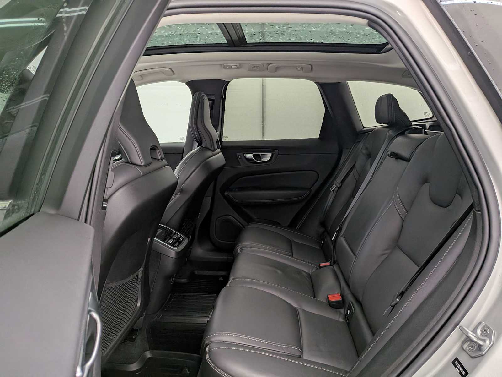 Thumbnail: 2022 Volvo XC60 - 21