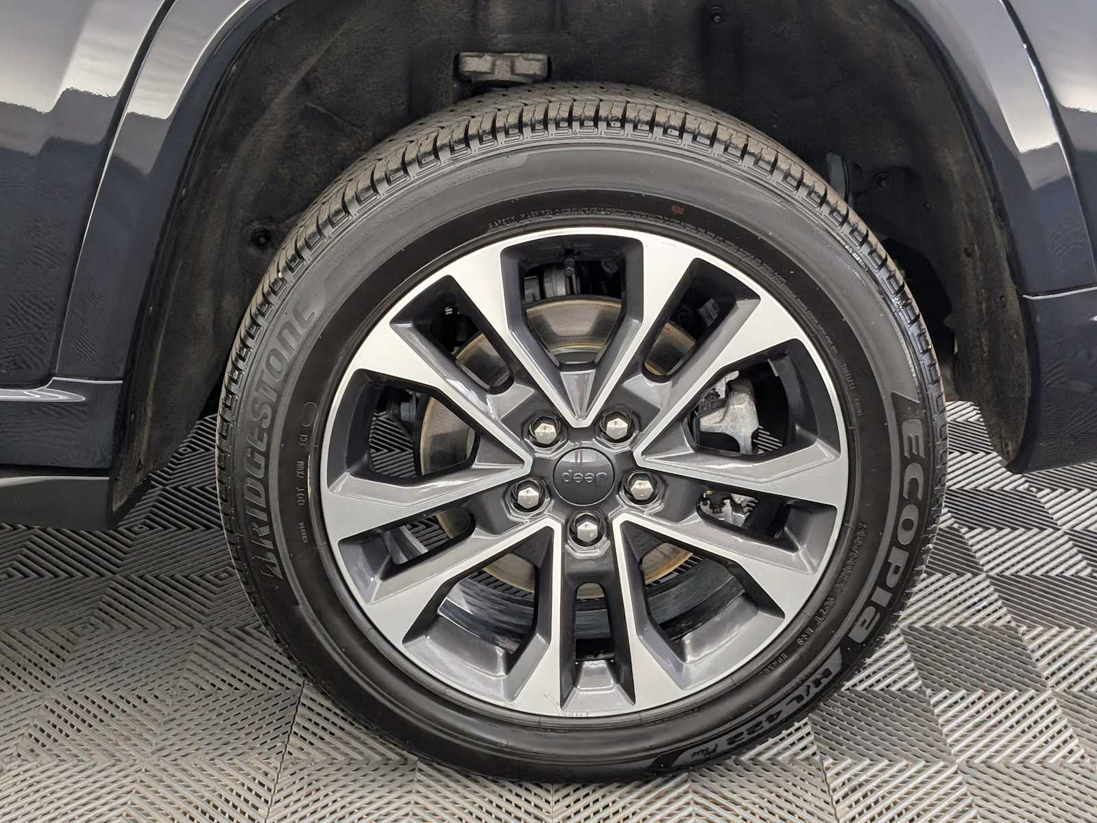 Thumbnail: 2024 Jeep Grand Cherokee L - 15