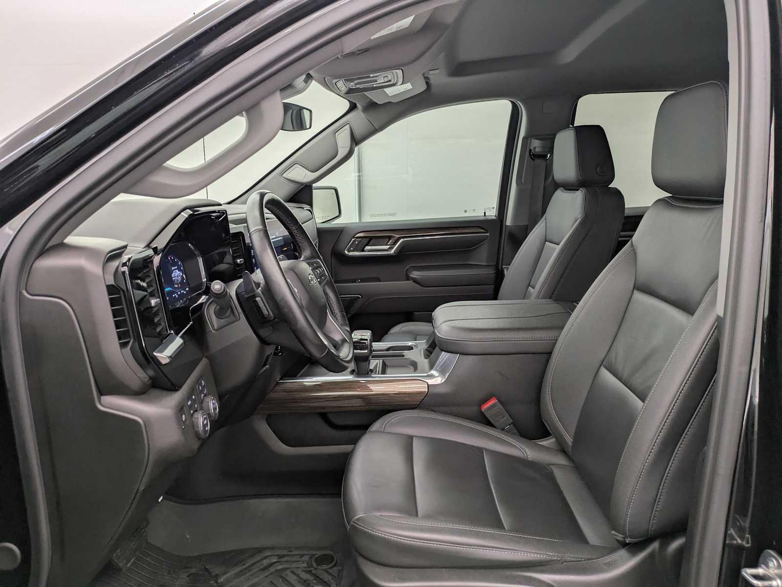 Thumbnail: 2024 Chevrolet Silverado 1500 - 17