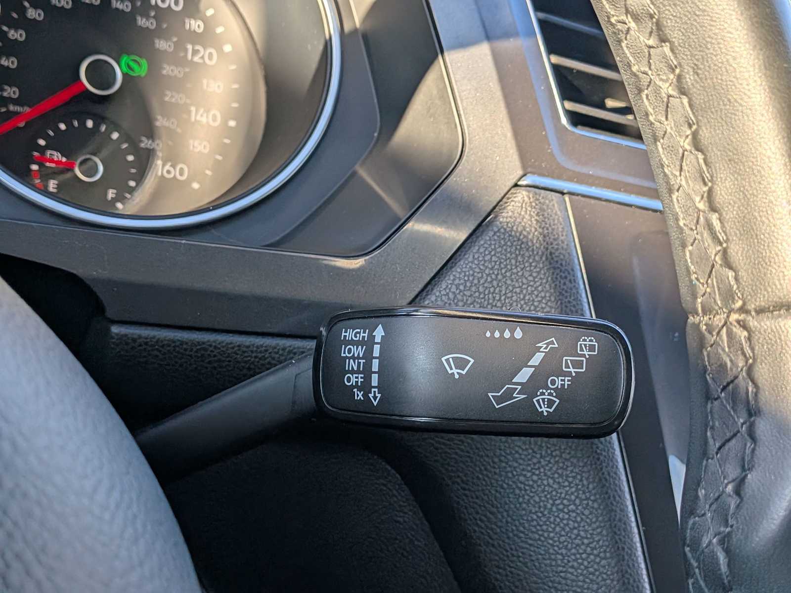 Thumbnail: 2020 Volkswagen Tiguan - 27