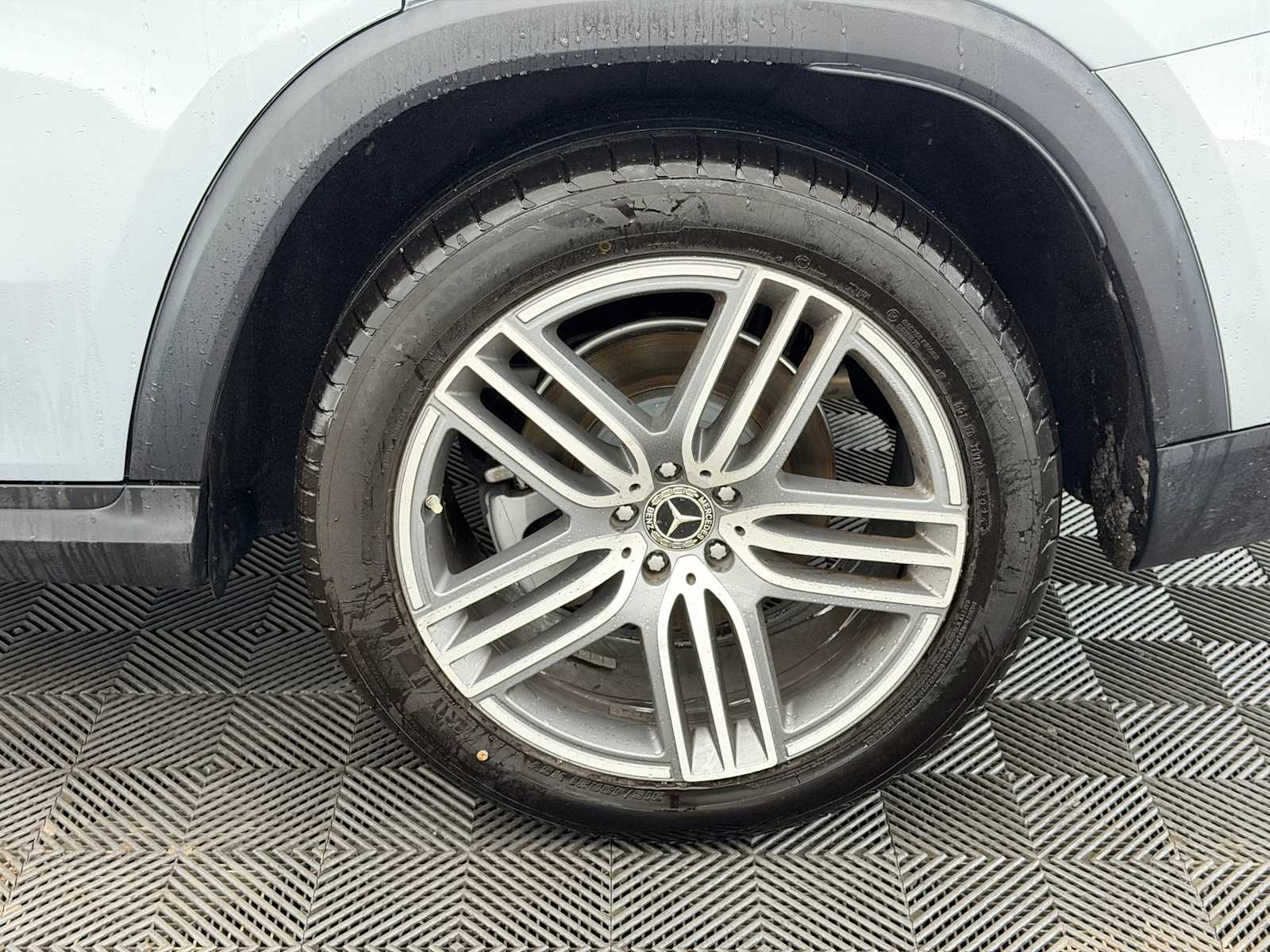 Thumbnail: 2024 Mercedes-Benz GLS - 14