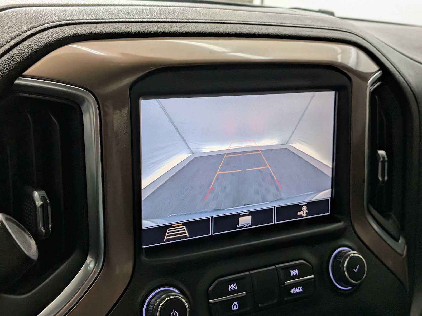 Thumbnail: 2020 Chevrolet Silverado 1500 - 32