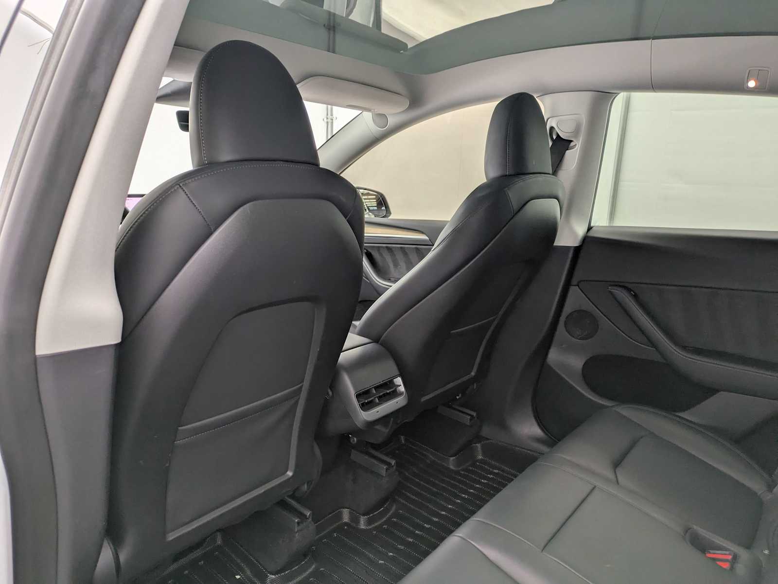 Thumbnail: 2023 Tesla Model Y - 18