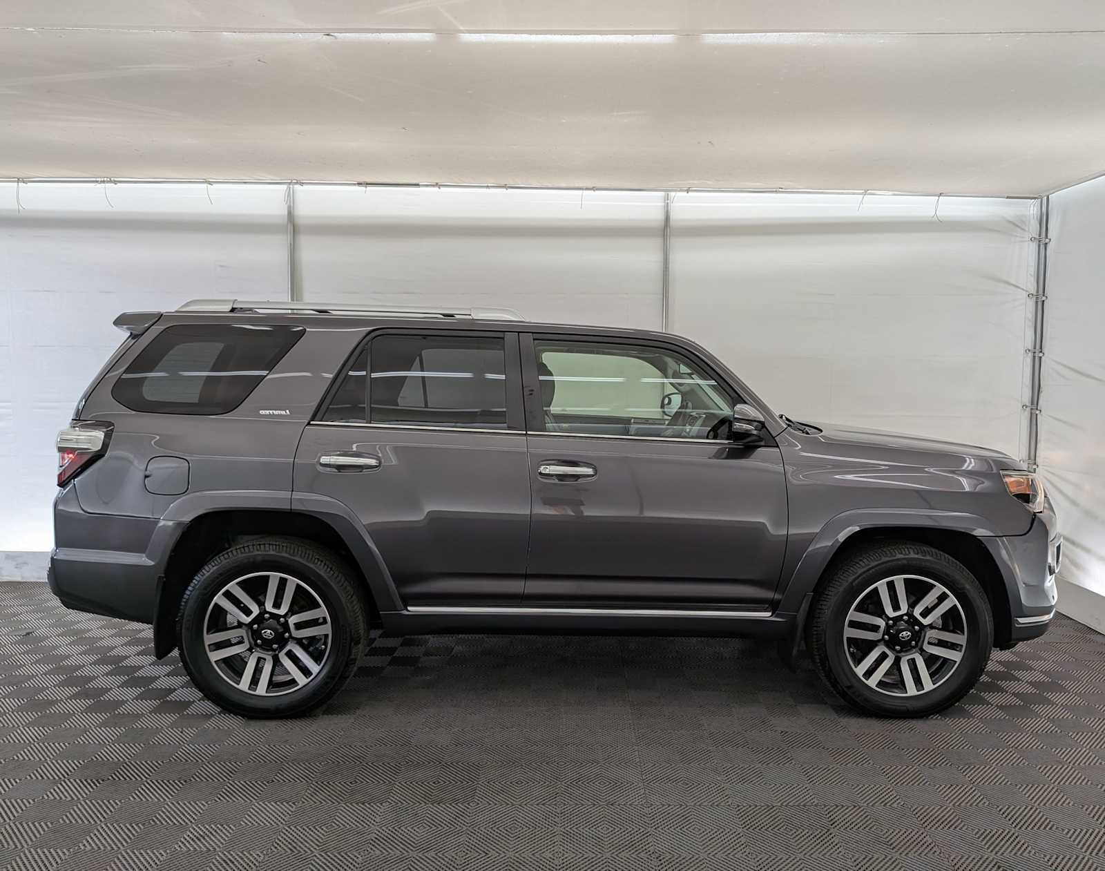 Thumbnail: 2016 Toyota 4Runner - 7