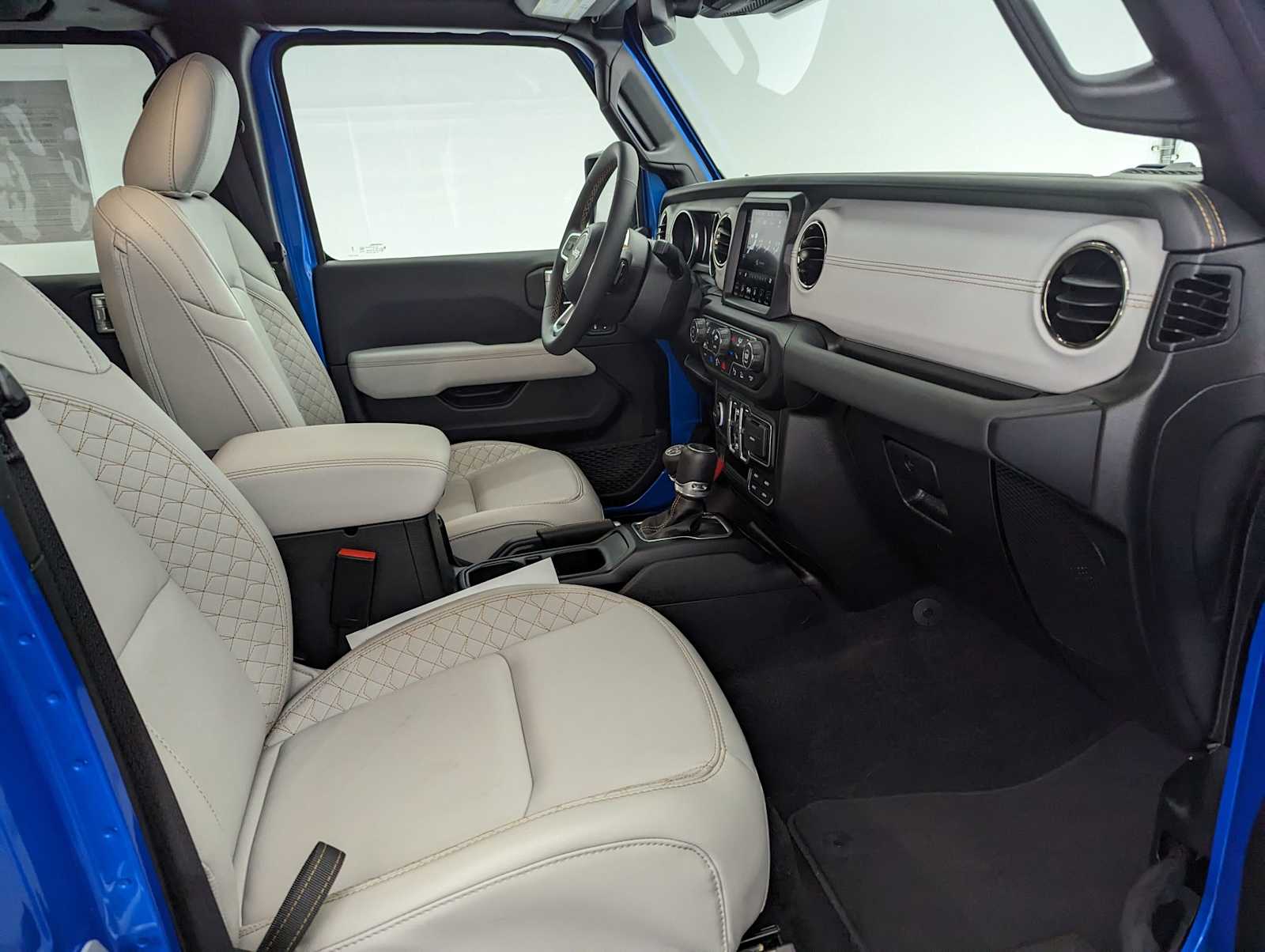 2023 Jeep Wrangler Sahara 20