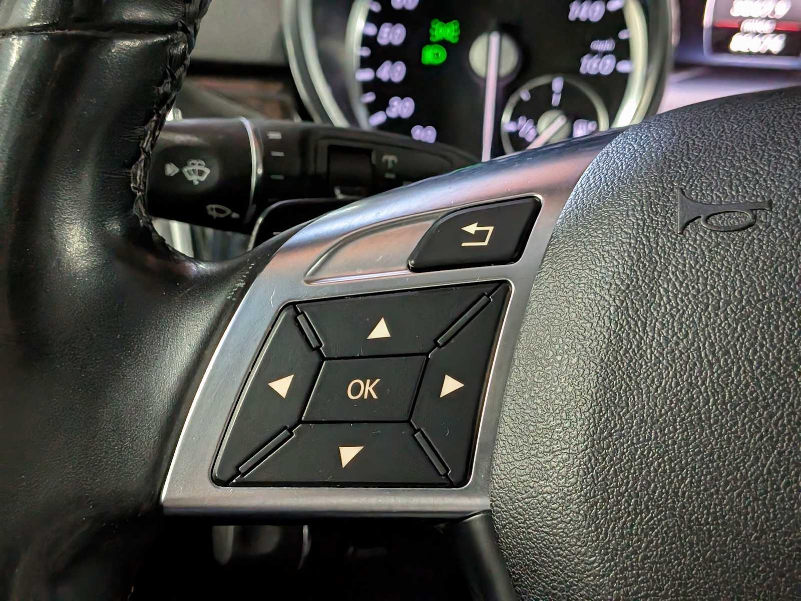 Thumbnail: 2015 Mercedes-Benz M-Class - 25