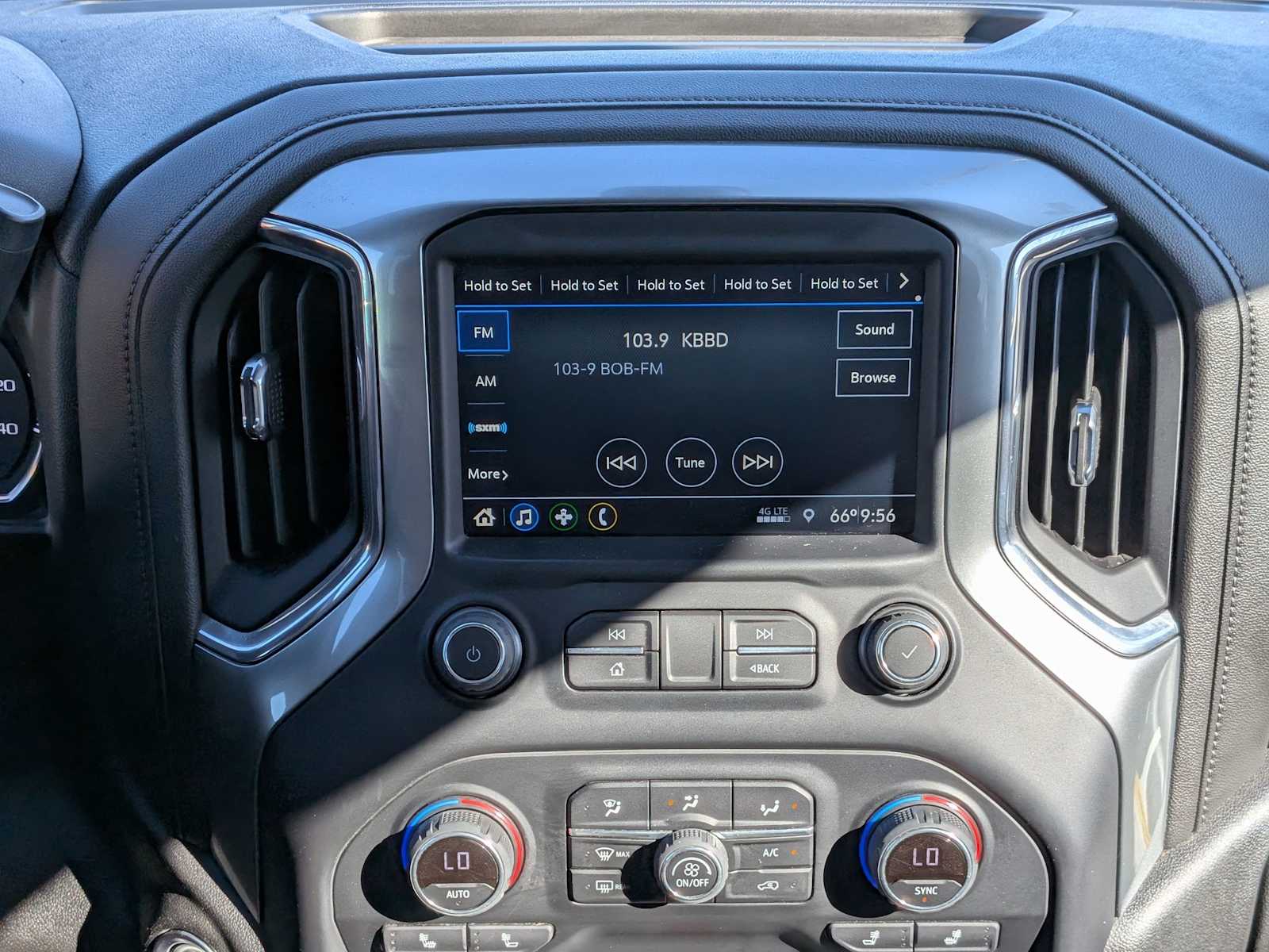 Thumbnail: 2022 Chevrolet Silverado 1500 - 28