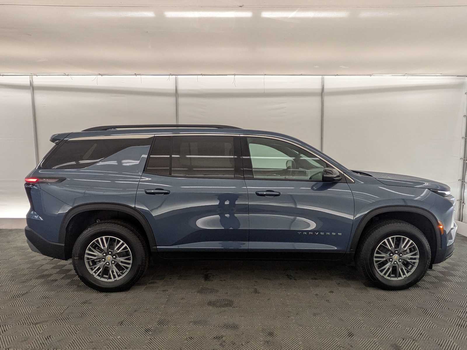 2025 Chevrolet Traverse LT 7