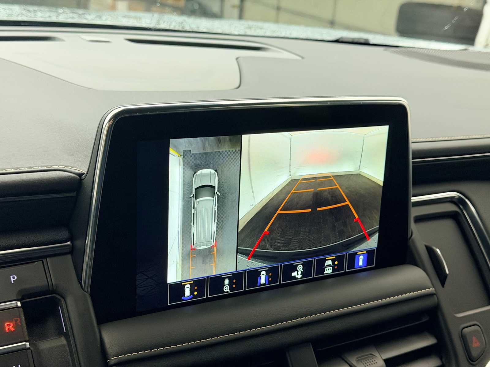 Thumbnail: 2023 GMC Yukon XL - 28