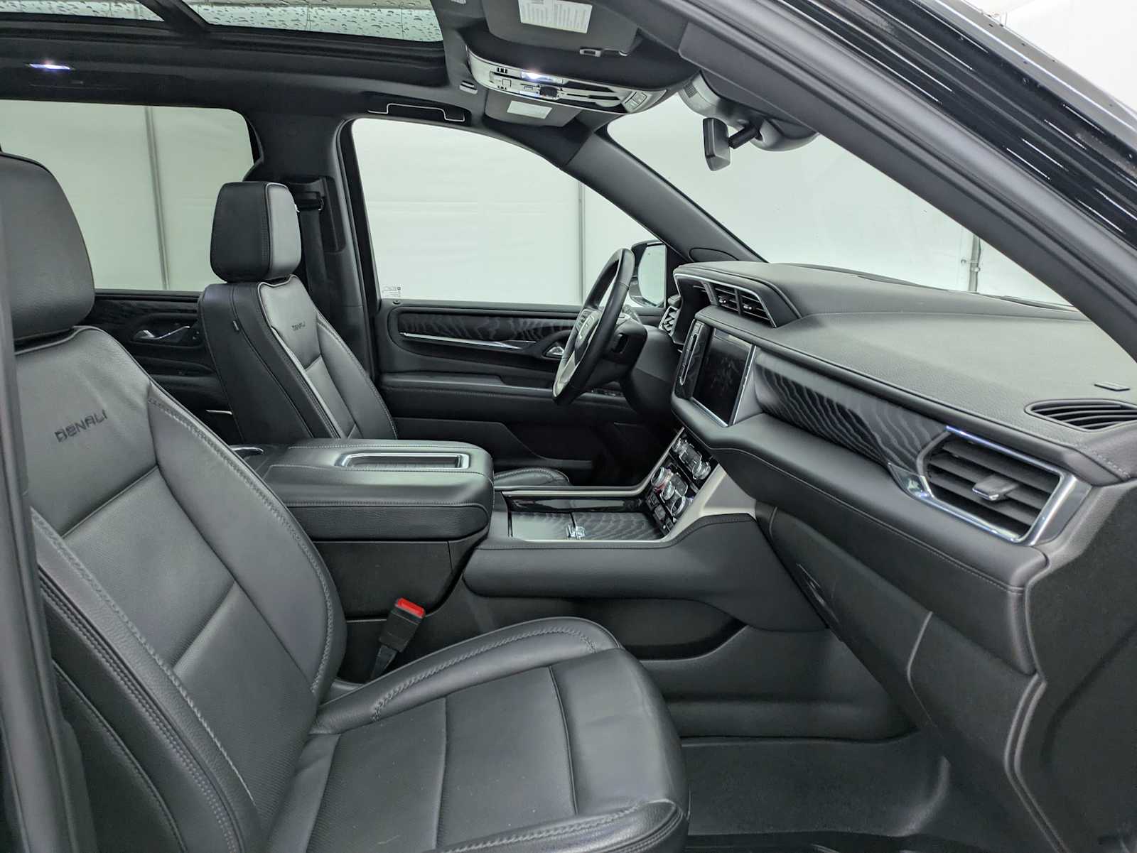 Thumbnail: 2023 GMC Yukon - 24