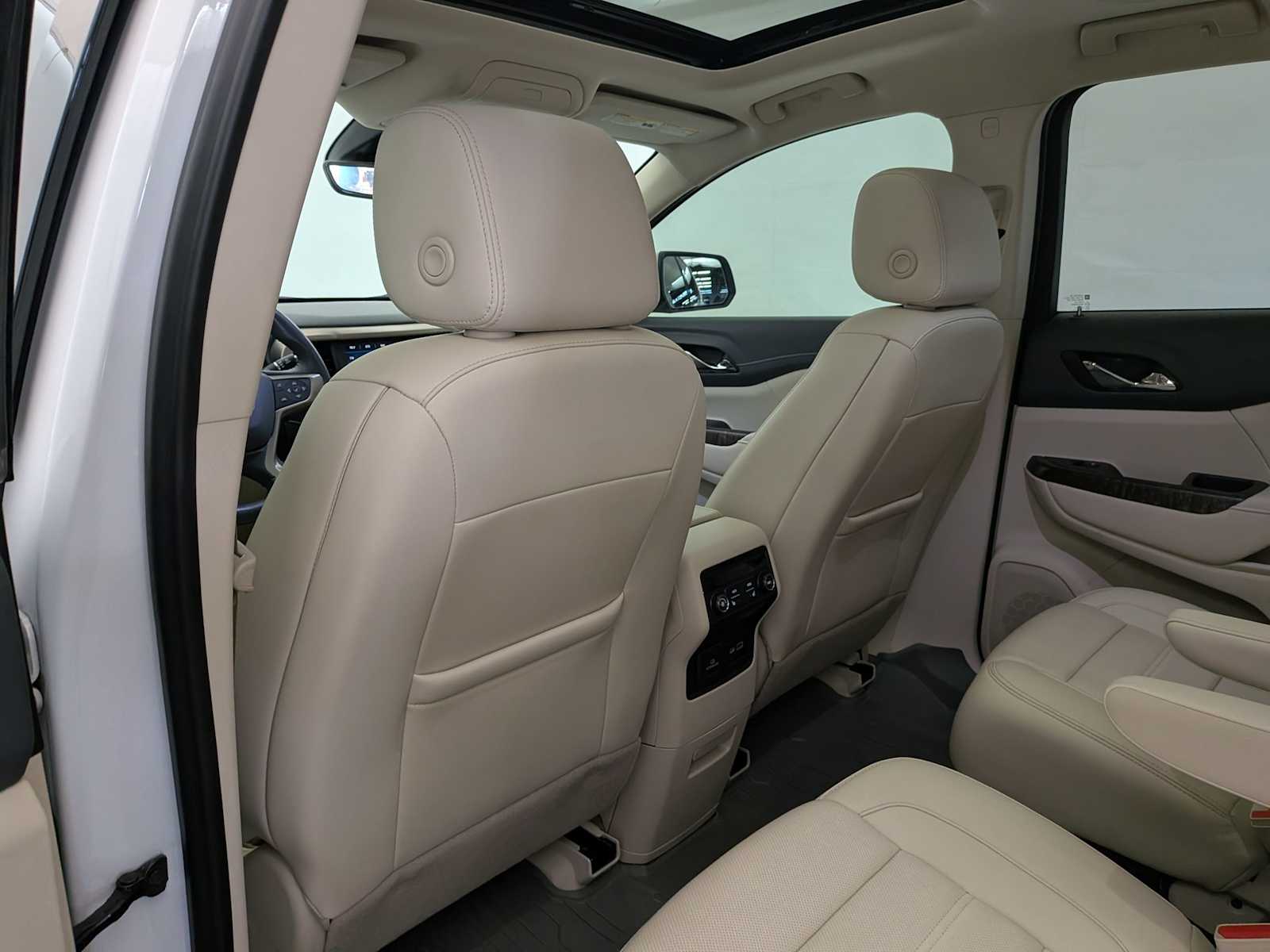 Thumbnail: 2021 GMC Acadia - 19