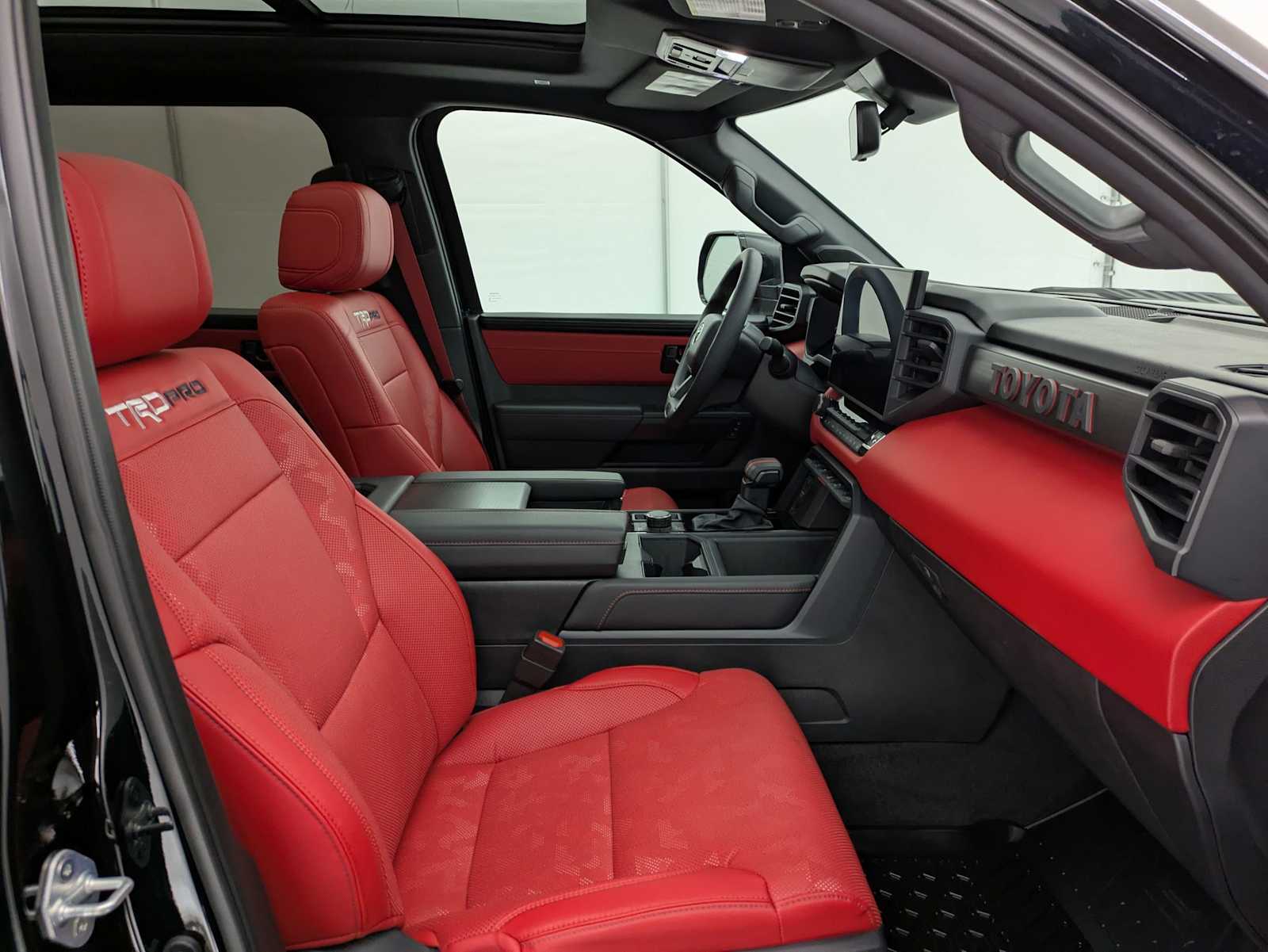 Thumbnail: 2025 Toyota Tundra - 21