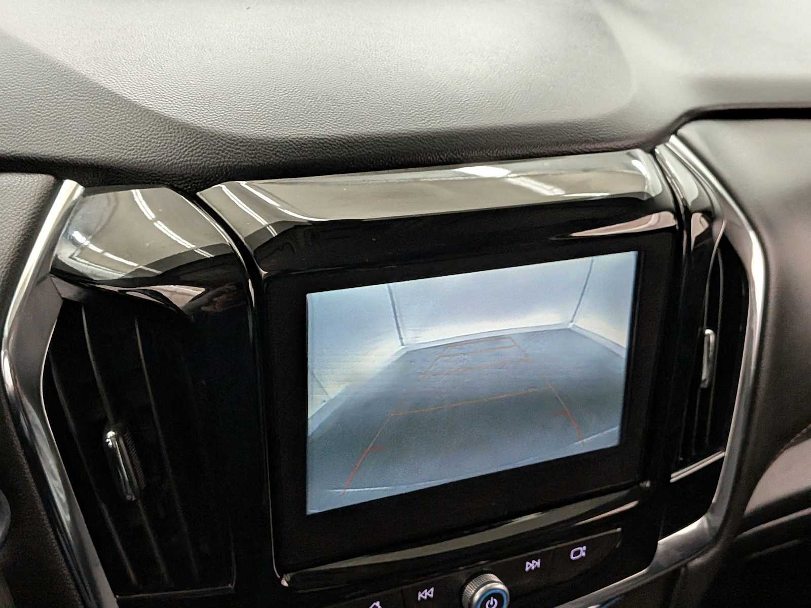 Thumbnail: 2018 Chevrolet Traverse - 28