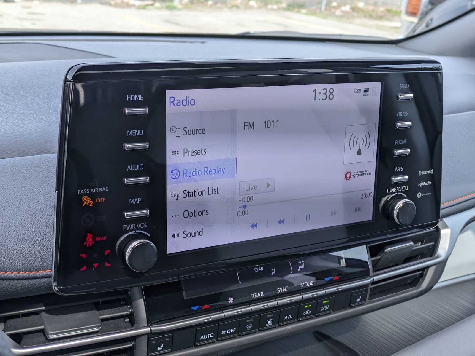 Thumbnail: 2024 Toyota Sienna - 30