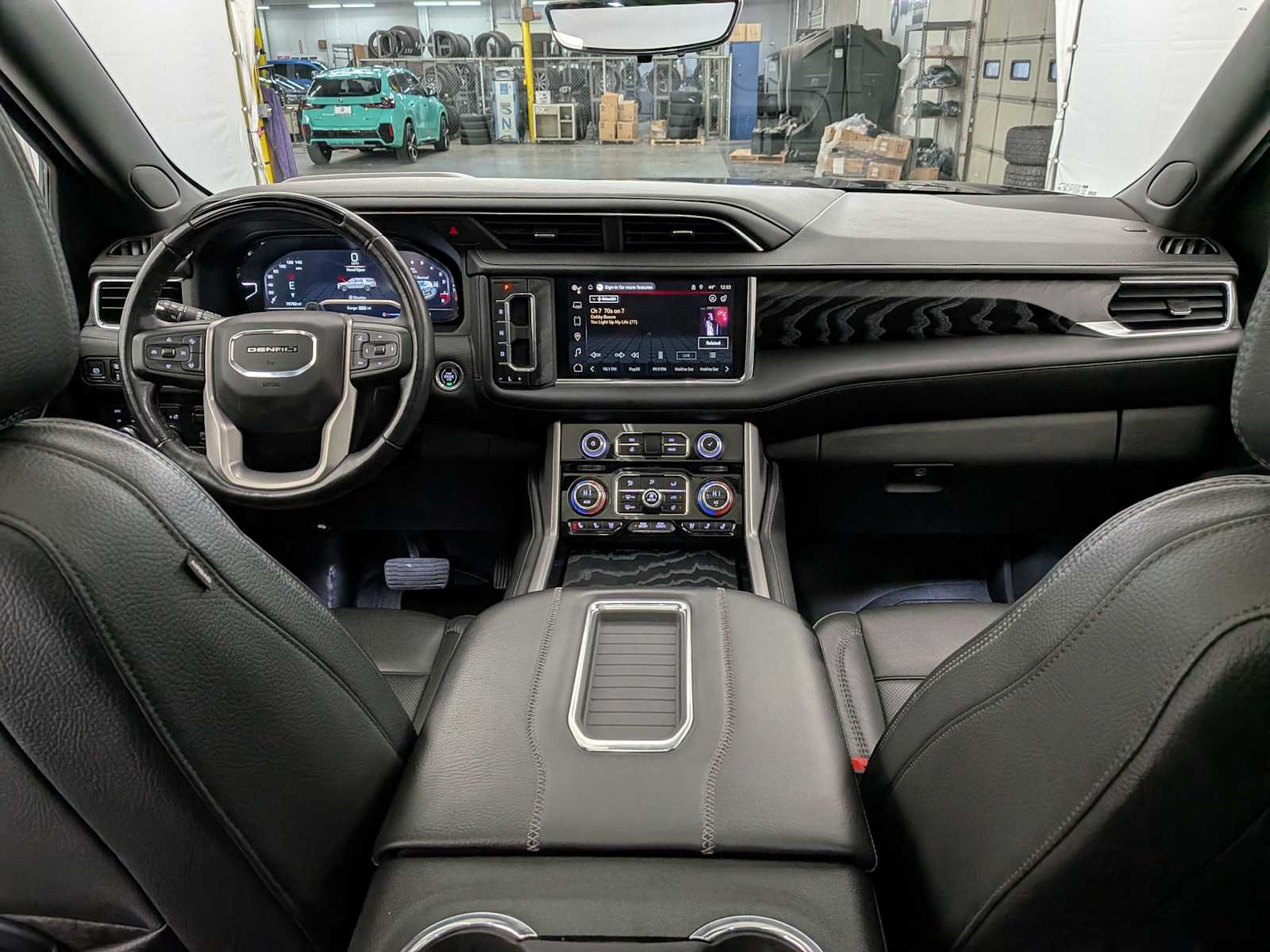 Thumbnail: 2023 GMC Yukon - 19