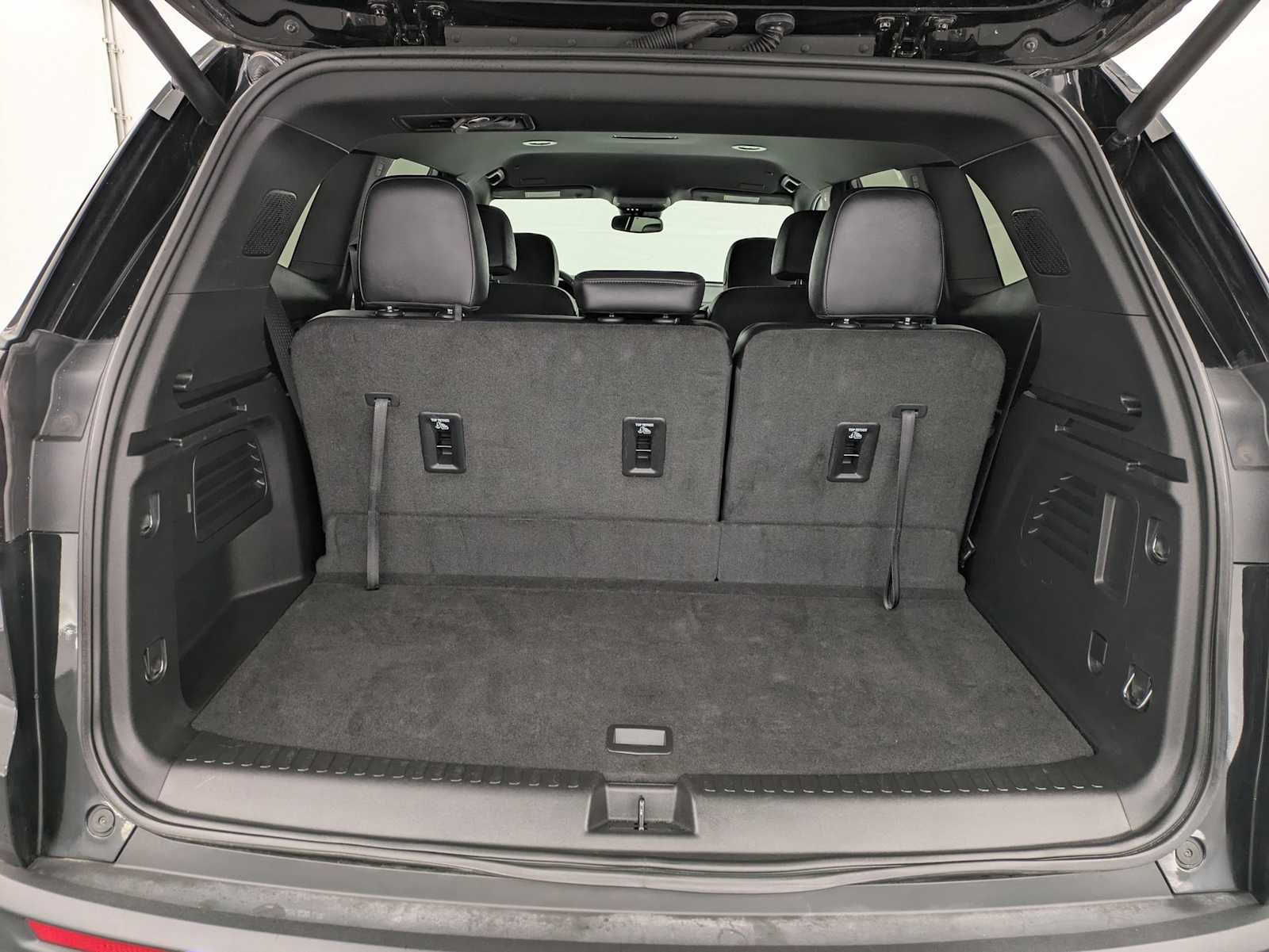 Thumbnail: 2025 GMC Acadia - 32