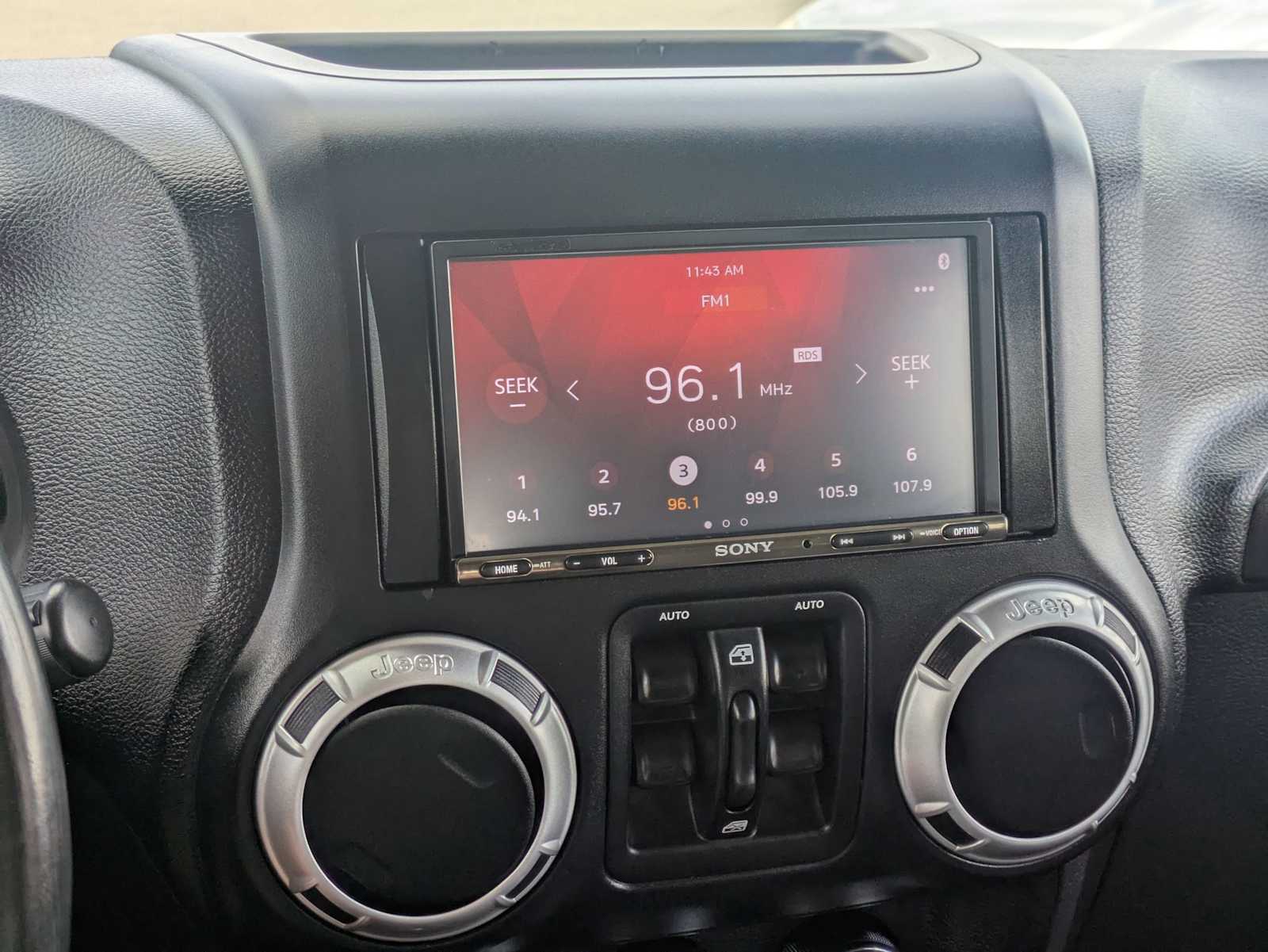 Thumbnail: 2013 Jeep Wrangler - 30