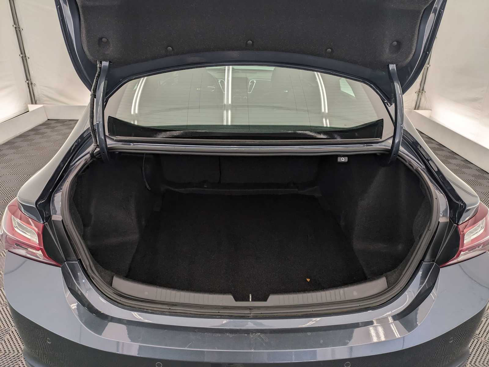 Thumbnail: 2020 Chevrolet Malibu - 33