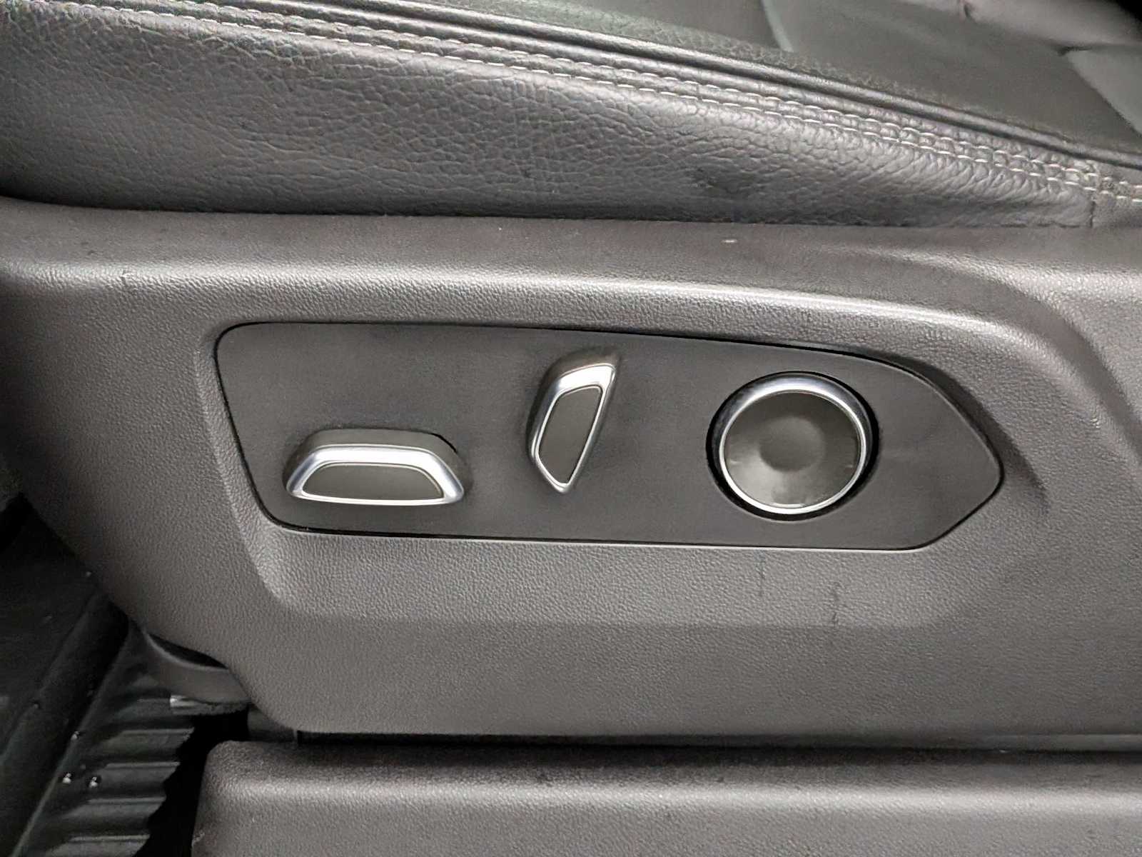 Thumbnail: 2024 GMC Sierra 3500 - 19