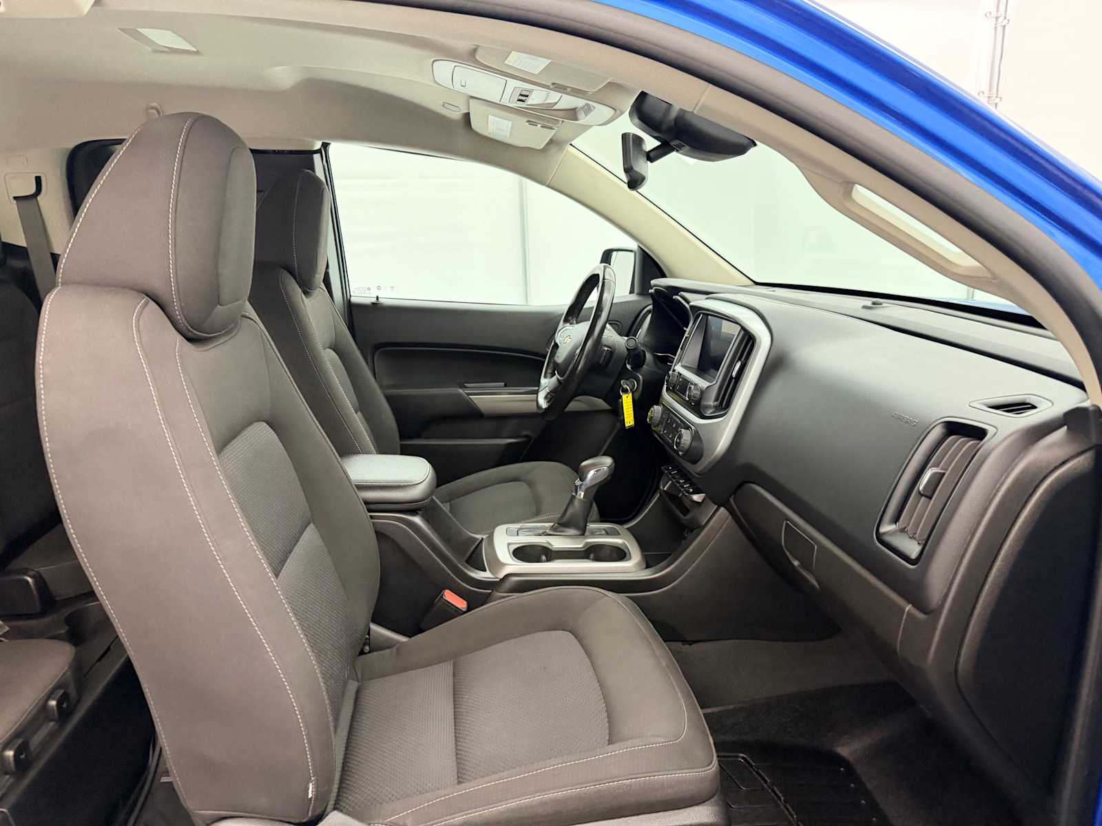 Thumbnail: 2022 Chevrolet Colorado - 21