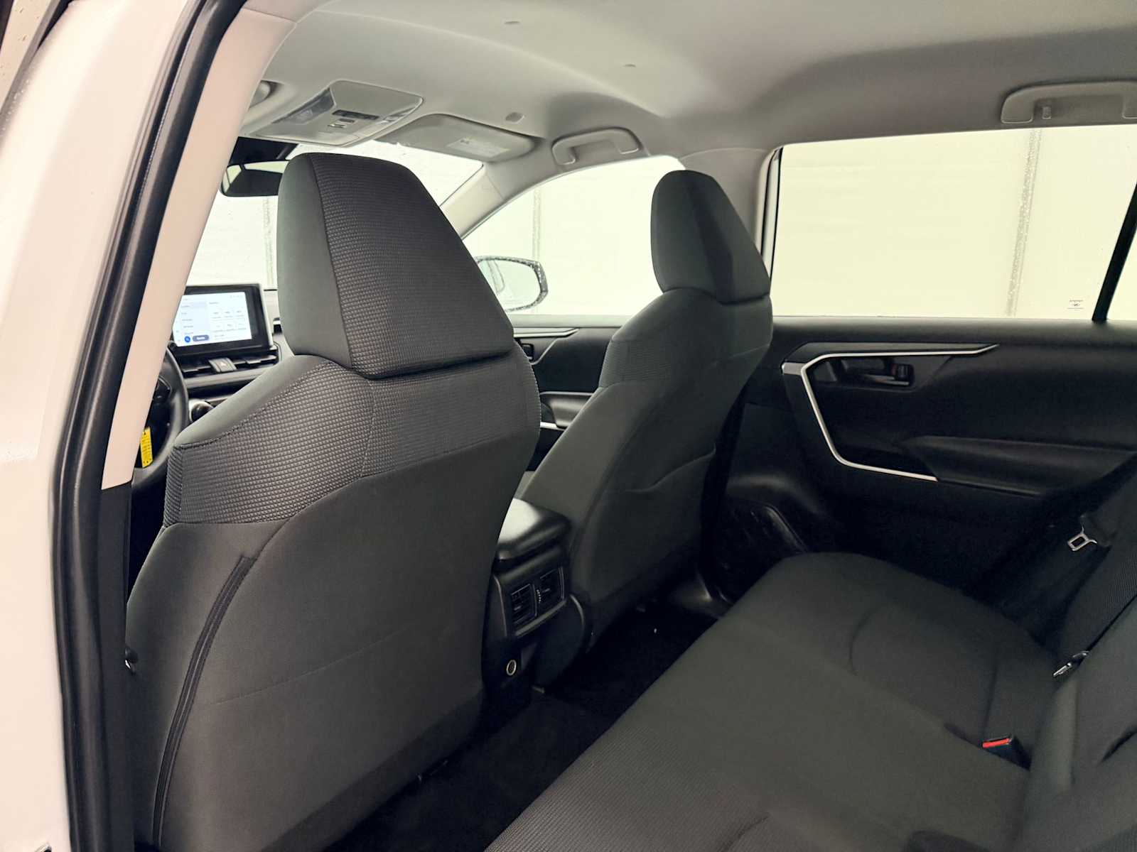 Thumbnail: 2025 Toyota RAV4 - 18