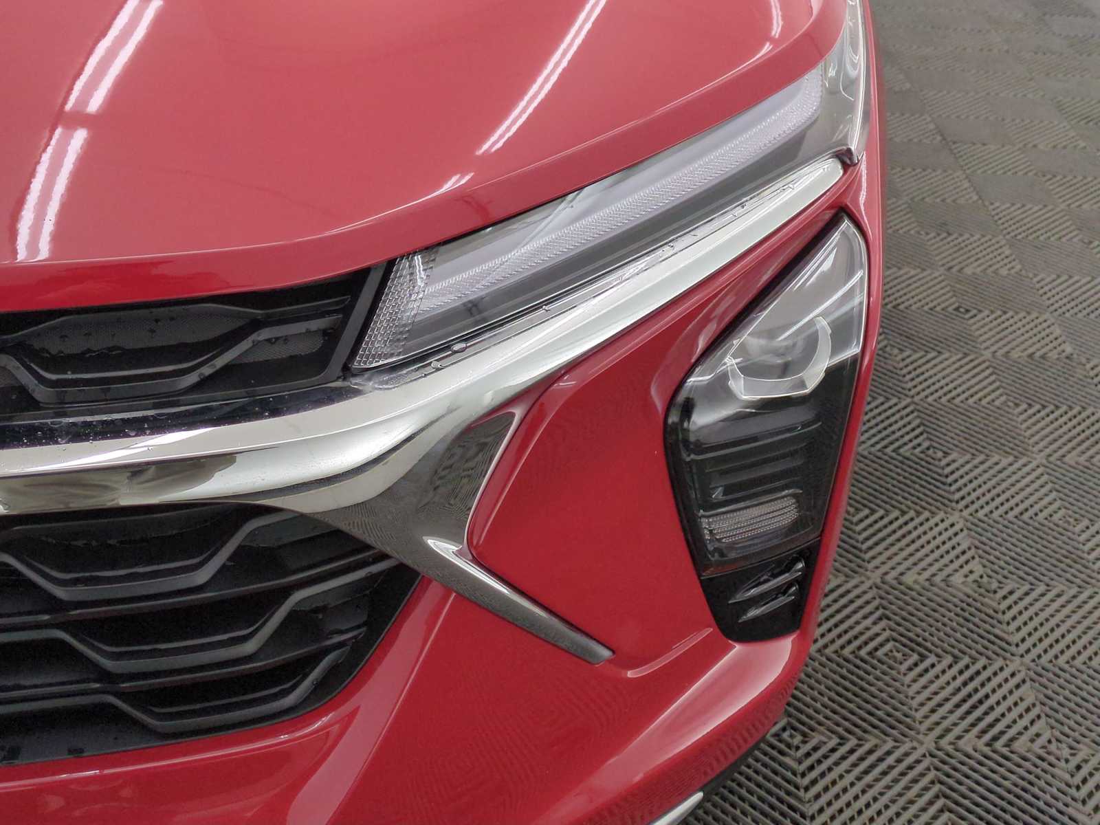 Thumbnail: 2026 Chevrolet Trax - 10