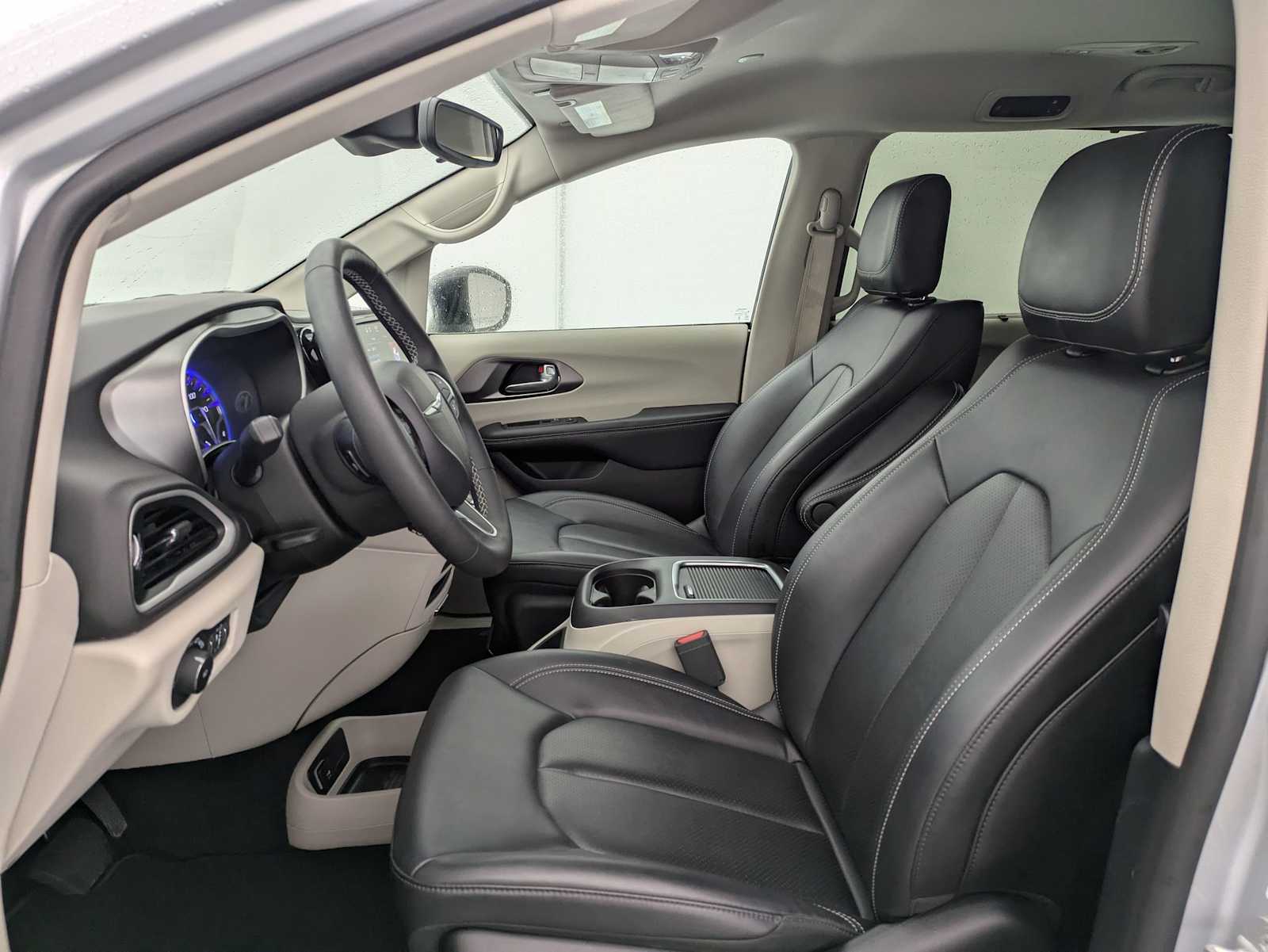 Thumbnail: 2024 Chrysler Pacifica - 17