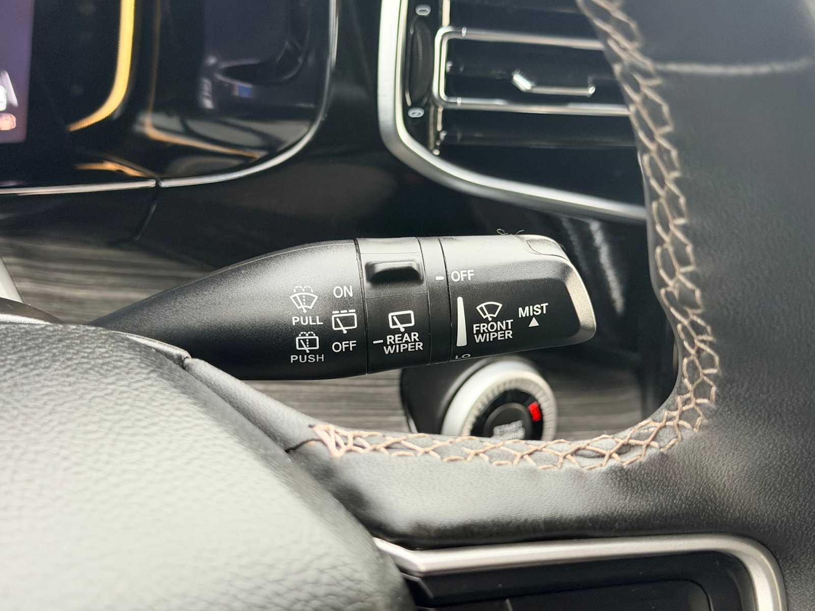 Thumbnail: 2023 Jeep Wagoneer - 26