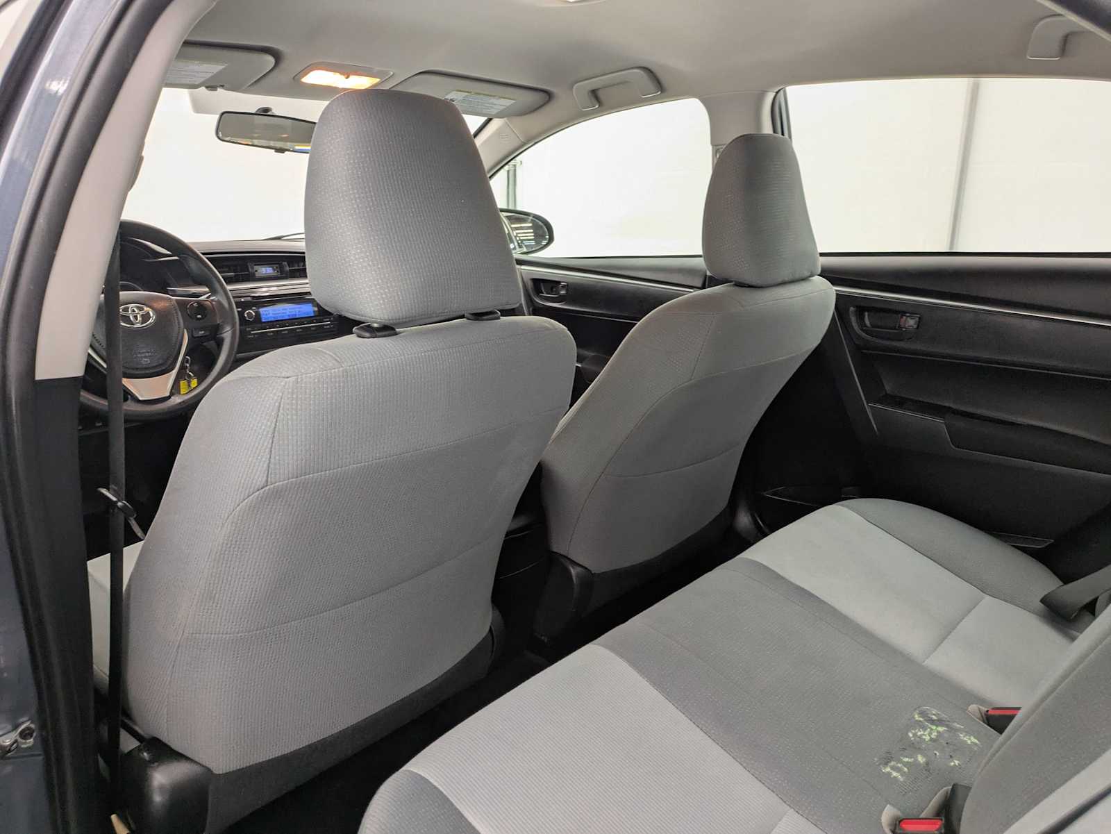 Thumbnail: 2015 Toyota Corolla - 18