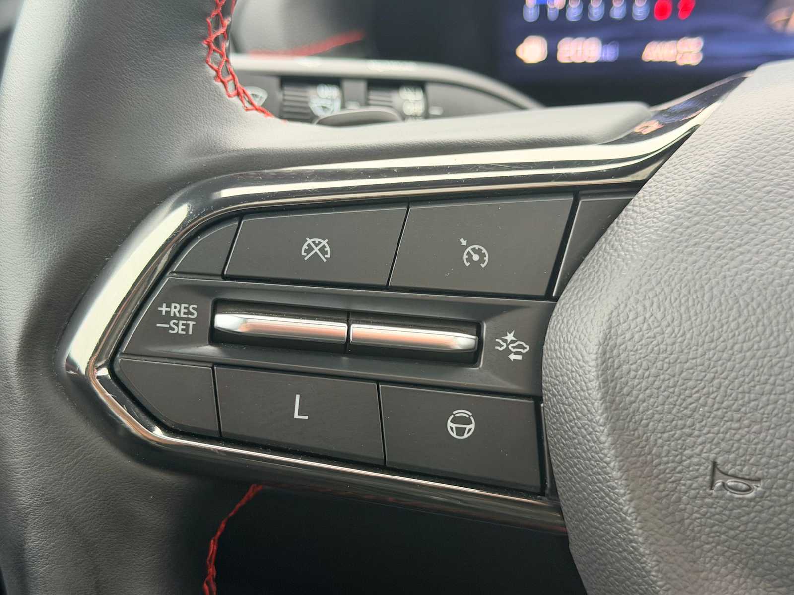 Thumbnail: 2024 Chevrolet Traverse - 25