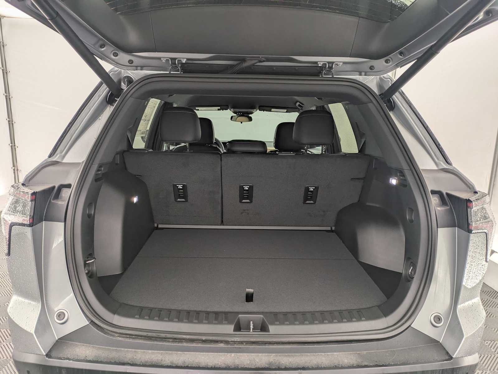 Thumbnail: 2026 Chevrolet Equinox - 32