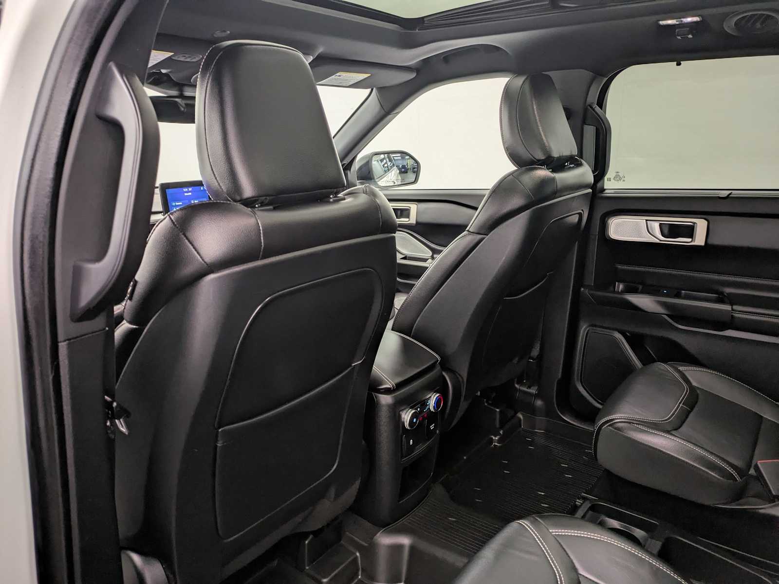 Thumbnail: 2020 Ford Explorer - 18