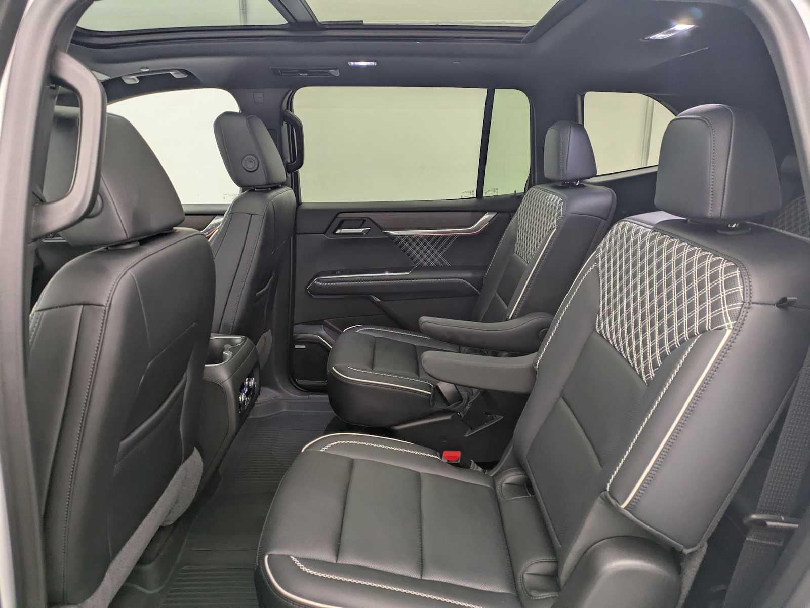 Thumbnail: 2024 GMC Acadia - 22