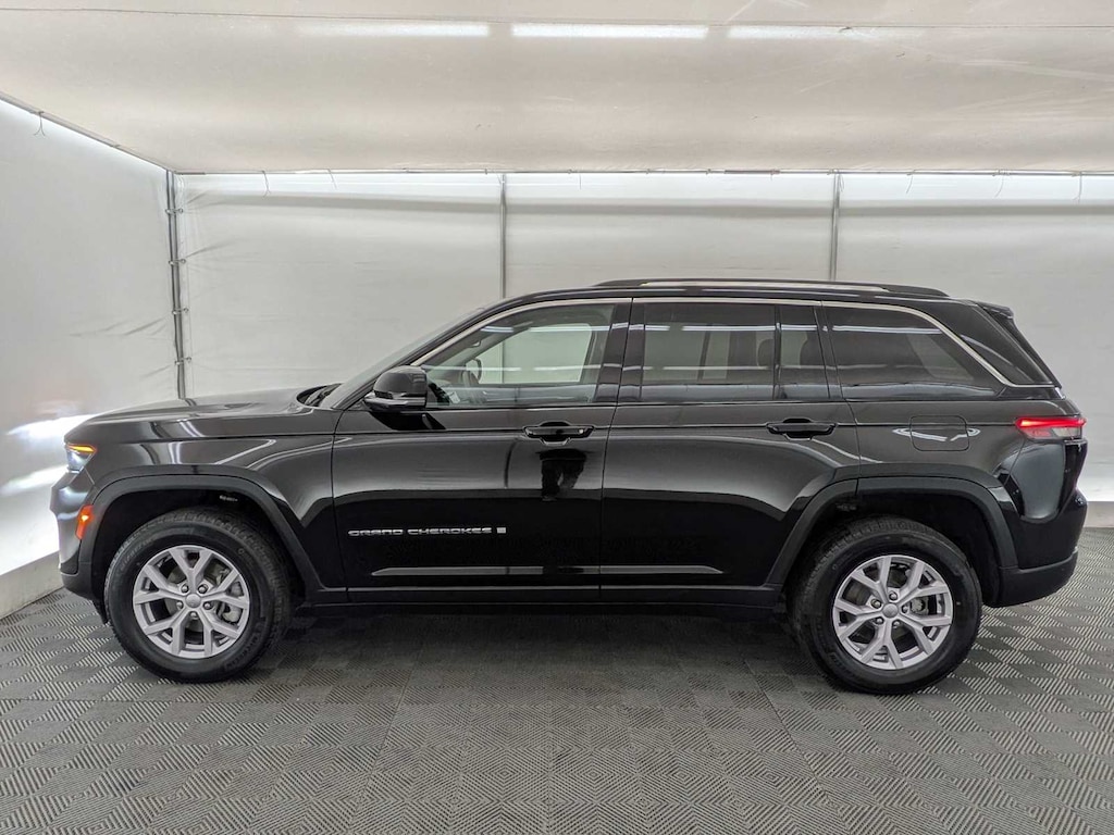 Used 2022 Jeep Grand Cherokee Limited SUV