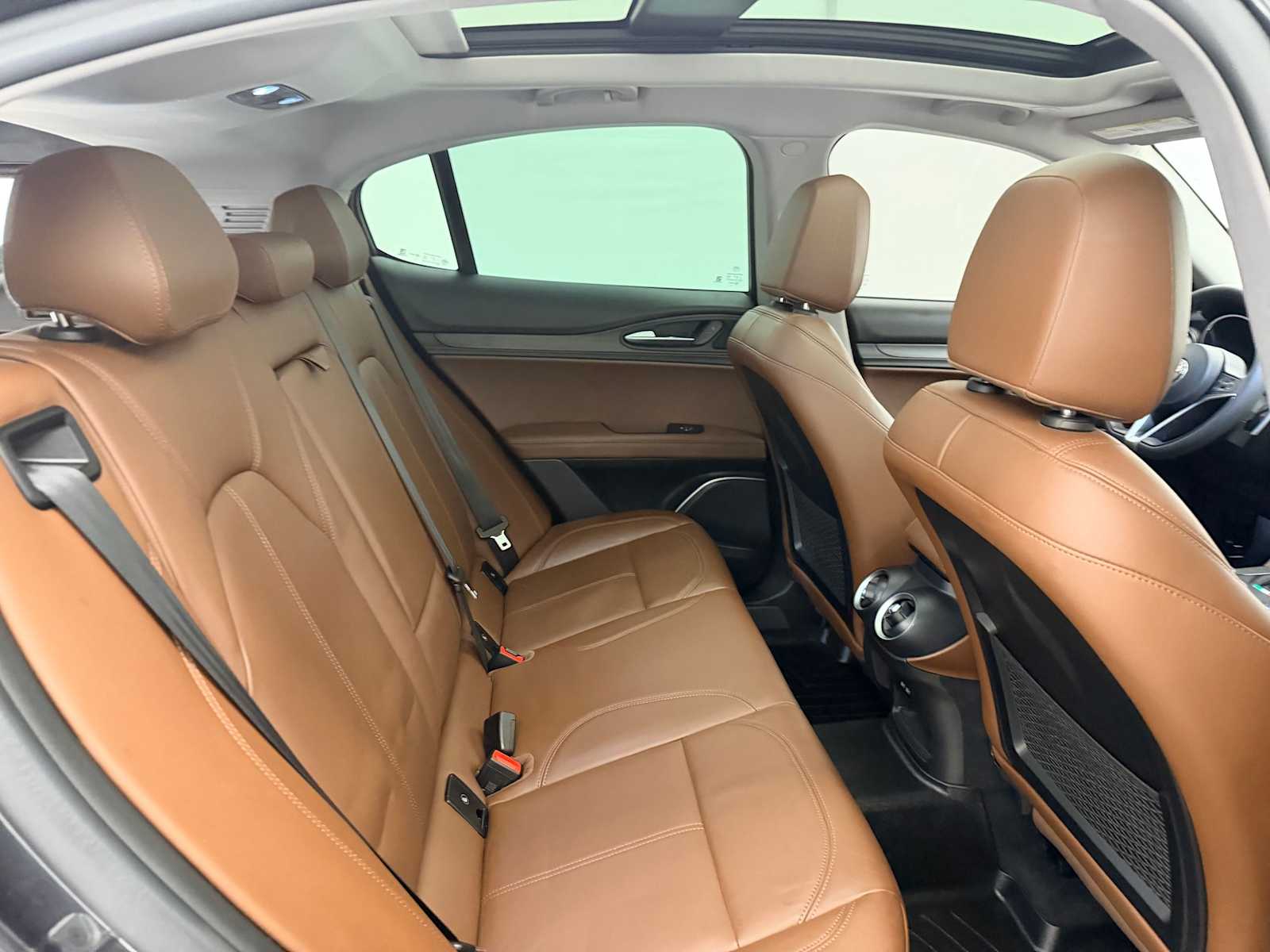 Thumbnail: 2018 Alfa Romeo Stelvio - 22