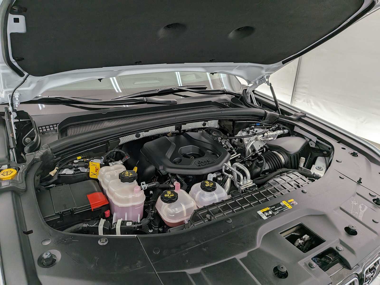 Thumbnail: 2023 Jeep Grand Cherokee - 16