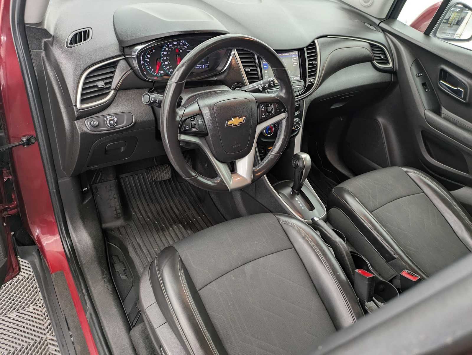 Thumbnail: 2020 Chevrolet Trax - 2