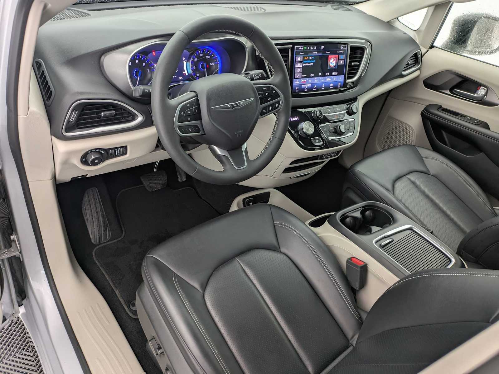 Thumbnail: 2024 Chrysler Pacifica - 2