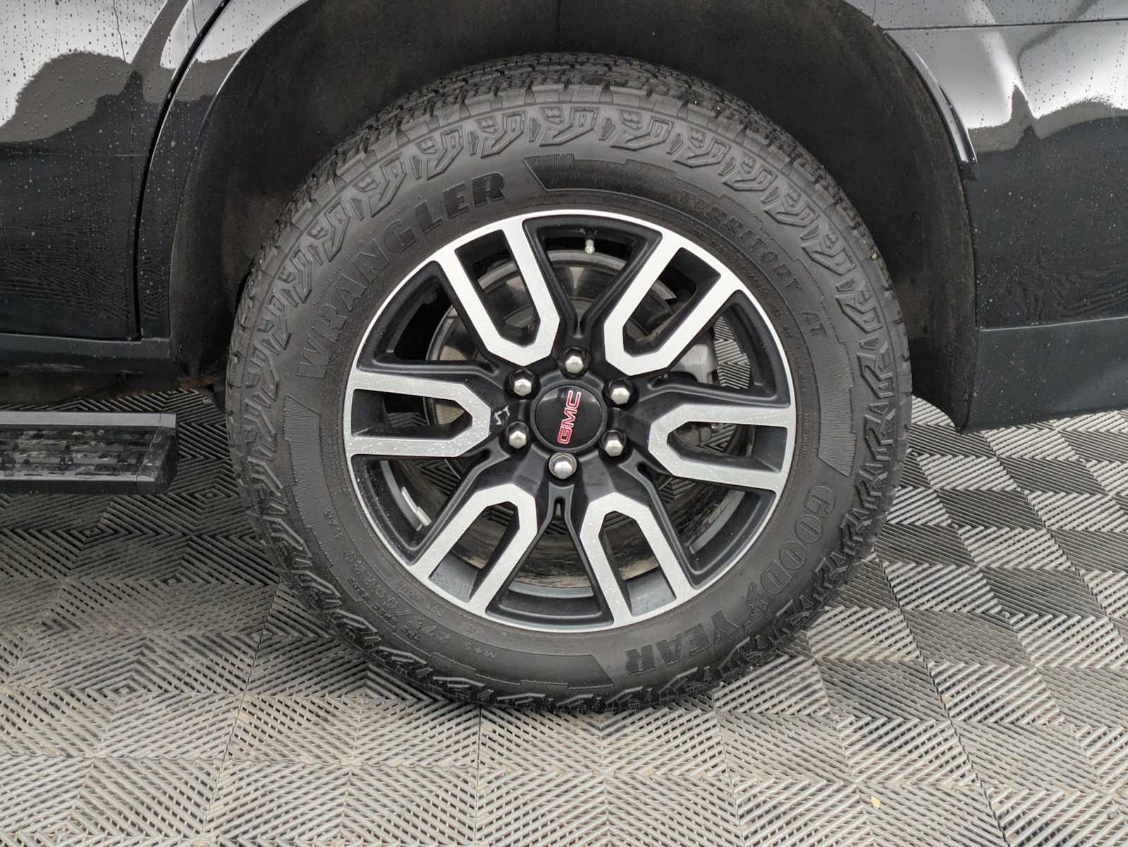 Thumbnail: 2024 GMC Yukon - 15