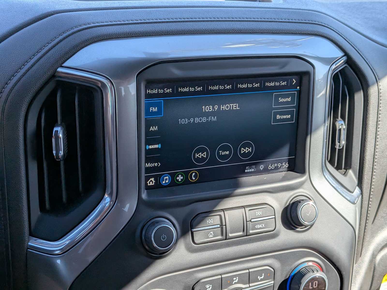 Thumbnail: 2022 Chevrolet Silverado 1500 - 30