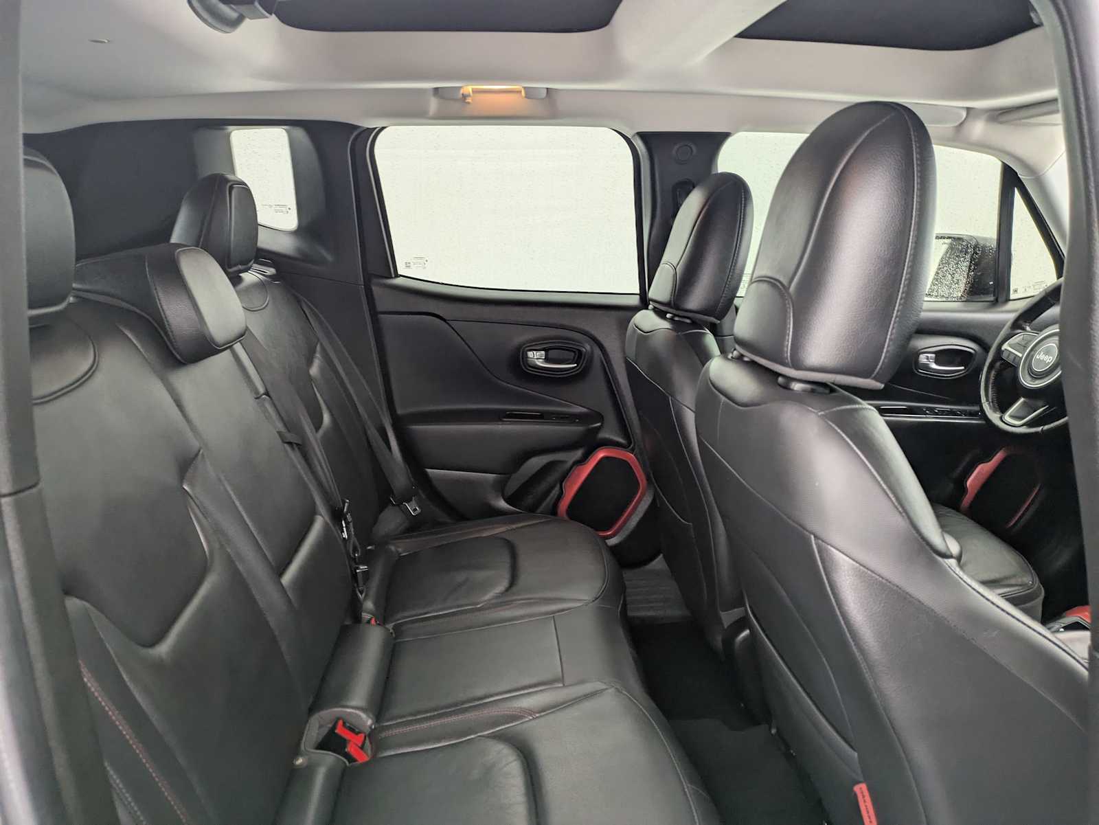 Thumbnail: 2016 Jeep Renegade - 23