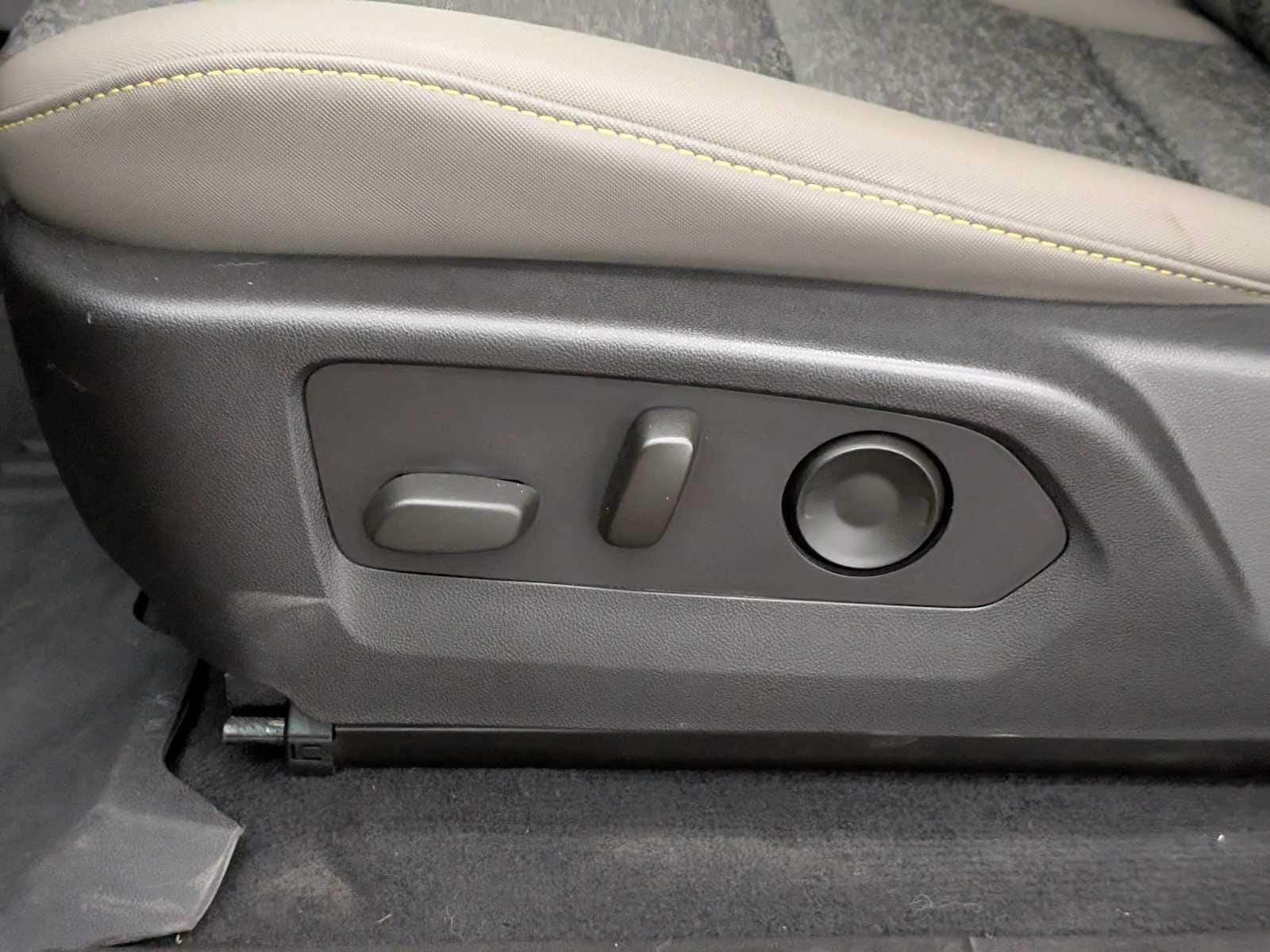 Thumbnail: 2024 Chevrolet Colorado - 20