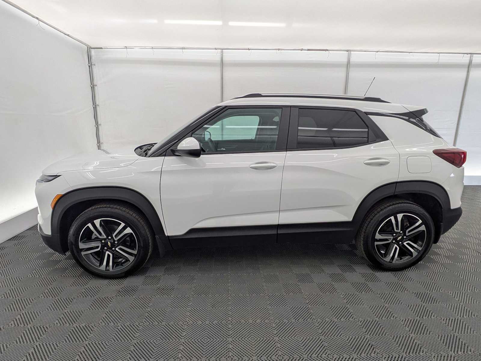 Thumbnail: 2025 Chevrolet TrailBlazer - 3